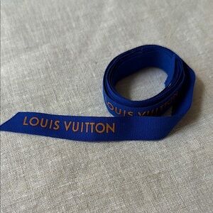 Louis Vuitton packaging blue ribbon 52”